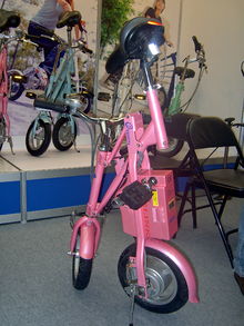 2008LeisureTaiwan Day1 GreenPower one-second foldable bicycle.jpg