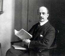 Robert Ross (1869-1918) nel 1911 in una foto di Elliott and Fry.JPG