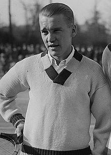 Vincent Richards at the 1922 Davis Cup.jpg