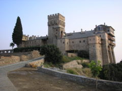 Вид на монастырь Ставроникита с юго-востока