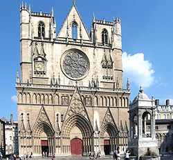 Cathedrale-saint-jean.jpg