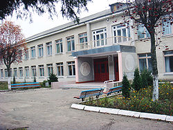 Dunaivtsi School 4 Main Entrance.jpg