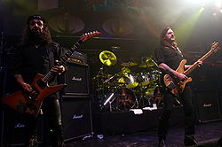Motörhead на концерте в Эдмонтоне, май 2005. Слева направо: Фил Кэмпбелл, Микки Ди, Лемми