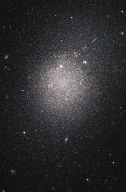 NGC 4163; Хаббл телескоп / STScI / NASA