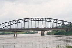Мост через Санагу в городе Эдеа
