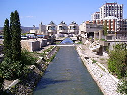 Набережная реки в городе Нови-Пазар.