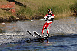 Water skiing on the yarra02.jpg