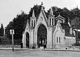 Lwów - główna brama Cmentarza Łyczakowskiego około 1900 r.jpg