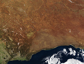 Большой Австралийский залив к югу от равнины Нулларбор. Фотография NASA.