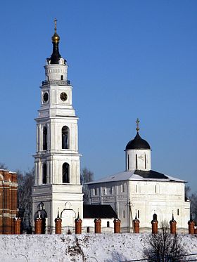 Cathedral of the Resurrection of Christ (Volokolamsk) 02.jpg