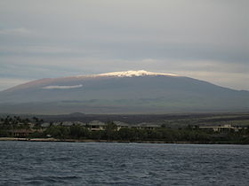 Мауна-Кеа с сезонной снеговой шапкой