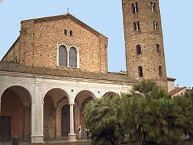 Фасад базилики
