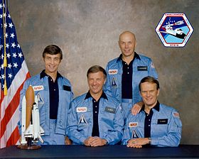 слева-направо: Питерсон, Уайтц, Масгрейв, Бобко