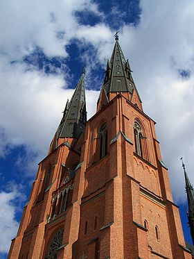 Uppsala Cathedral two towers.jpg