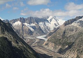 Нижний Аарский ледник при слиянии ледников Финстераар и Лаутераар