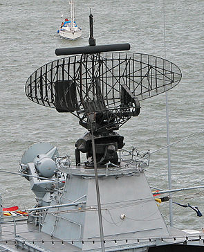 F218 Mecklenburg-Vorpommern Radarantenne.jpg