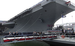 GW, GHW and Jeb Bush after christening carrier vessel.jpg