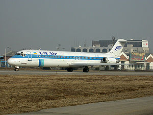 DC-9 UR-CBY.JPG