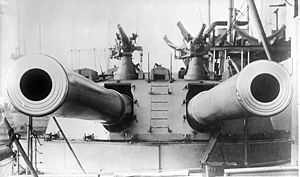 HMSDreadnought gunsLOCBain17494.jpg