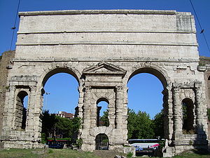 Porta Maggiore Roma.JPG
