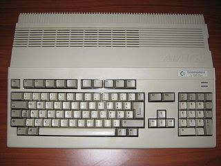 первая «бюджетная» Amiga с ECS