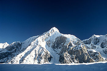 http://dic.academic.ru/pictures/wiki/files/51/350px-gorkiy_peak_from_south_inylchek_glacier.jpg