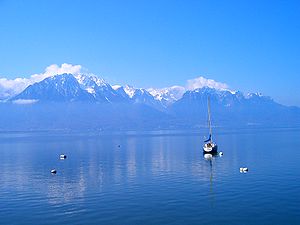 вид на Женевское озеро из Монтрё