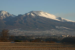 Вулкан Асама в 2005 году