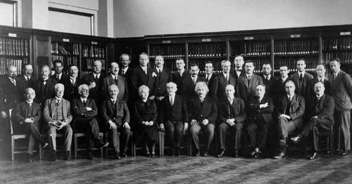 Solvay conference 1930.jpg