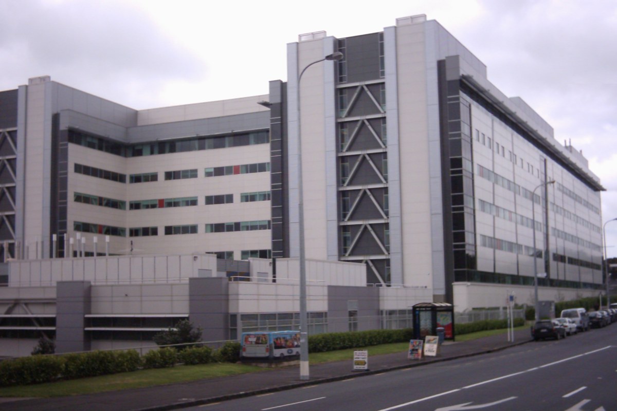 http://dic.academic.ru/pictures/wiki/files/65/Auckland_City_Hospital_01.jpg