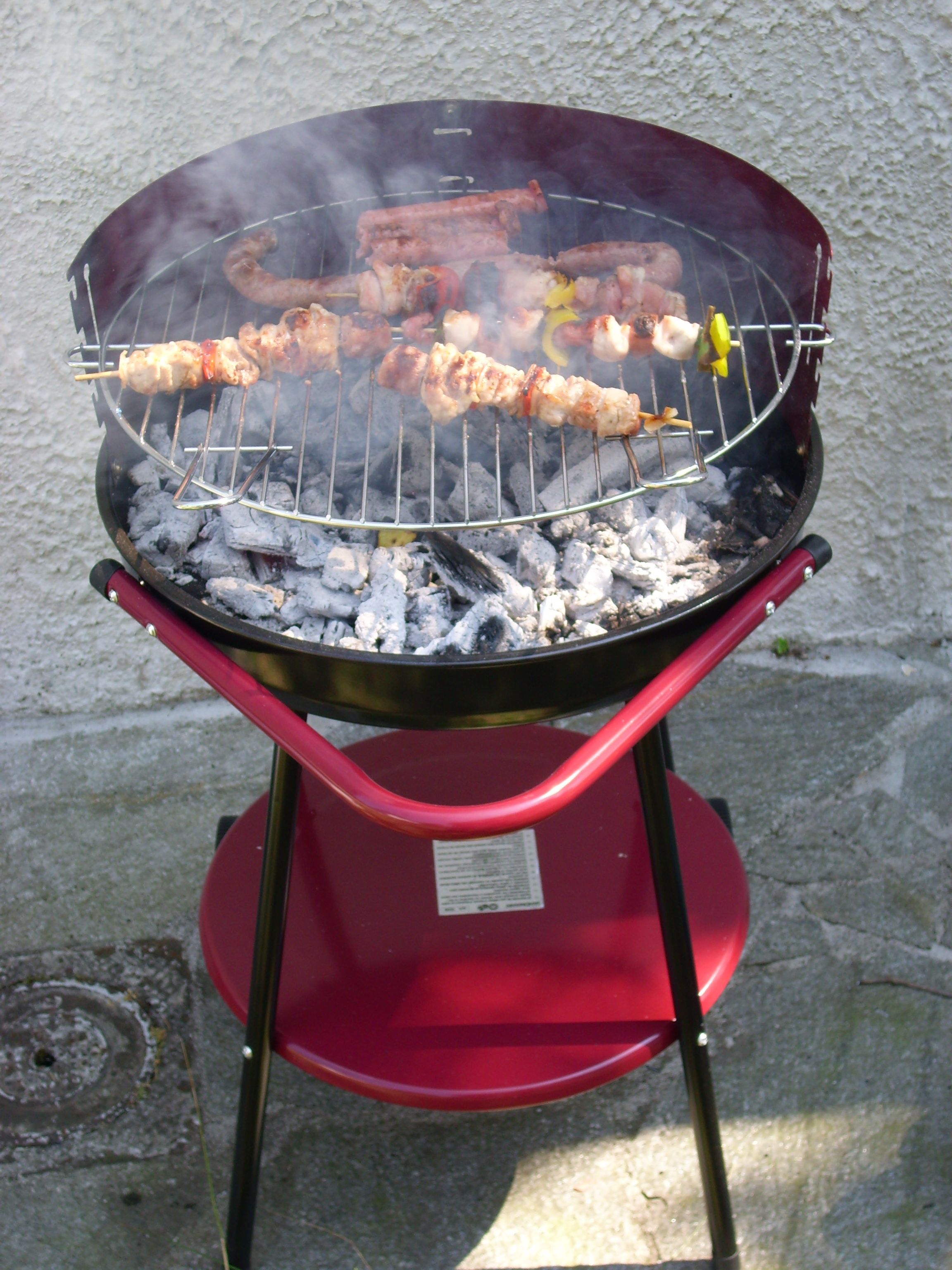 http://dic.academic.ru/pictures/wiki/files/66/Barbecue_griglia.jpg
