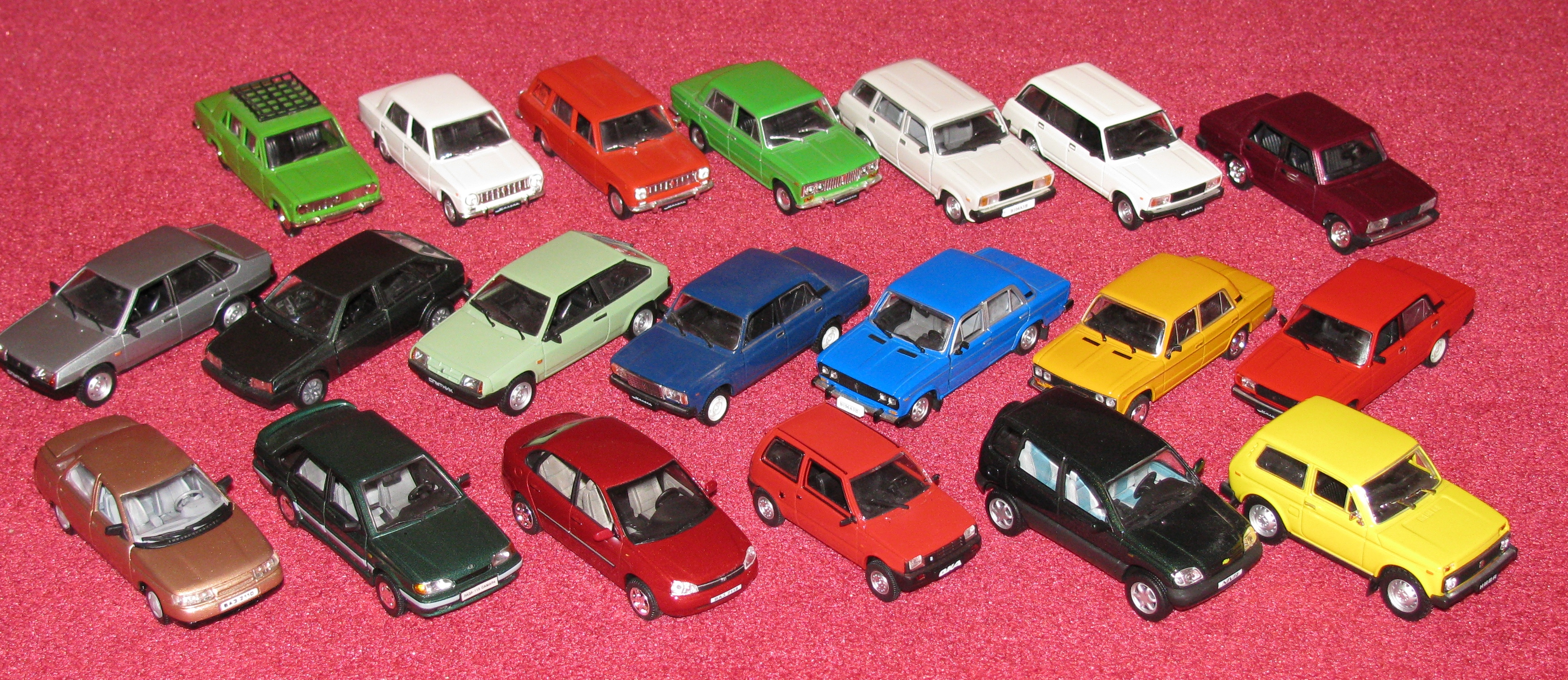 коллекционные модели машин 

