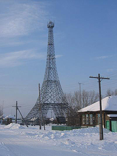 Eiffel_Tower_Replica_in_the_village_of_Parizh%2C_Russia.jpg