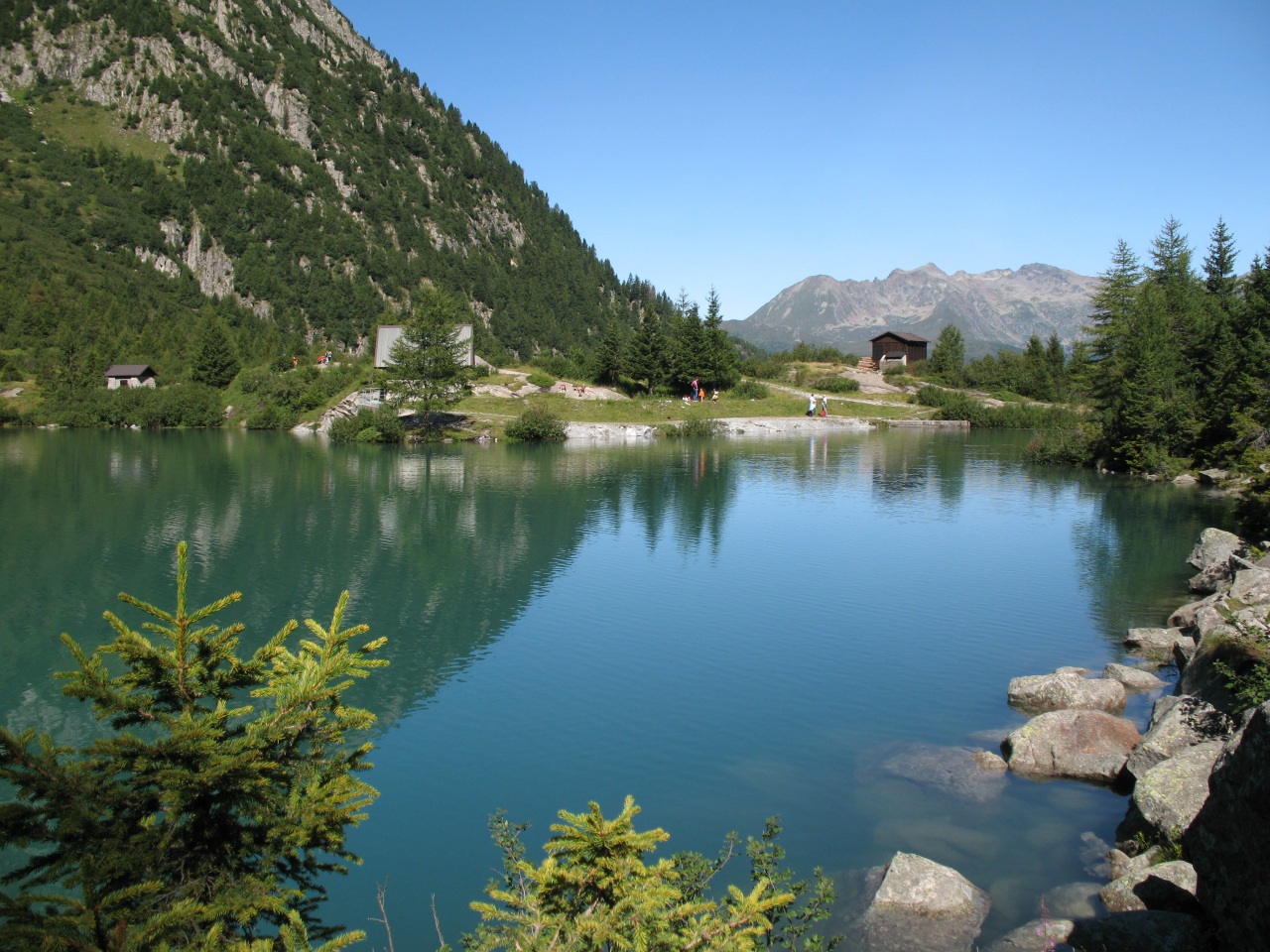 http://dic.academic.ru/pictures/wiki/files/73/Italian_Alps-Mountain_Lake.jpg