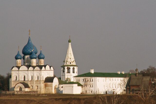 http://dic.academic.ru/pictures/wiki/files/75/Kreml_suzdal.JPG