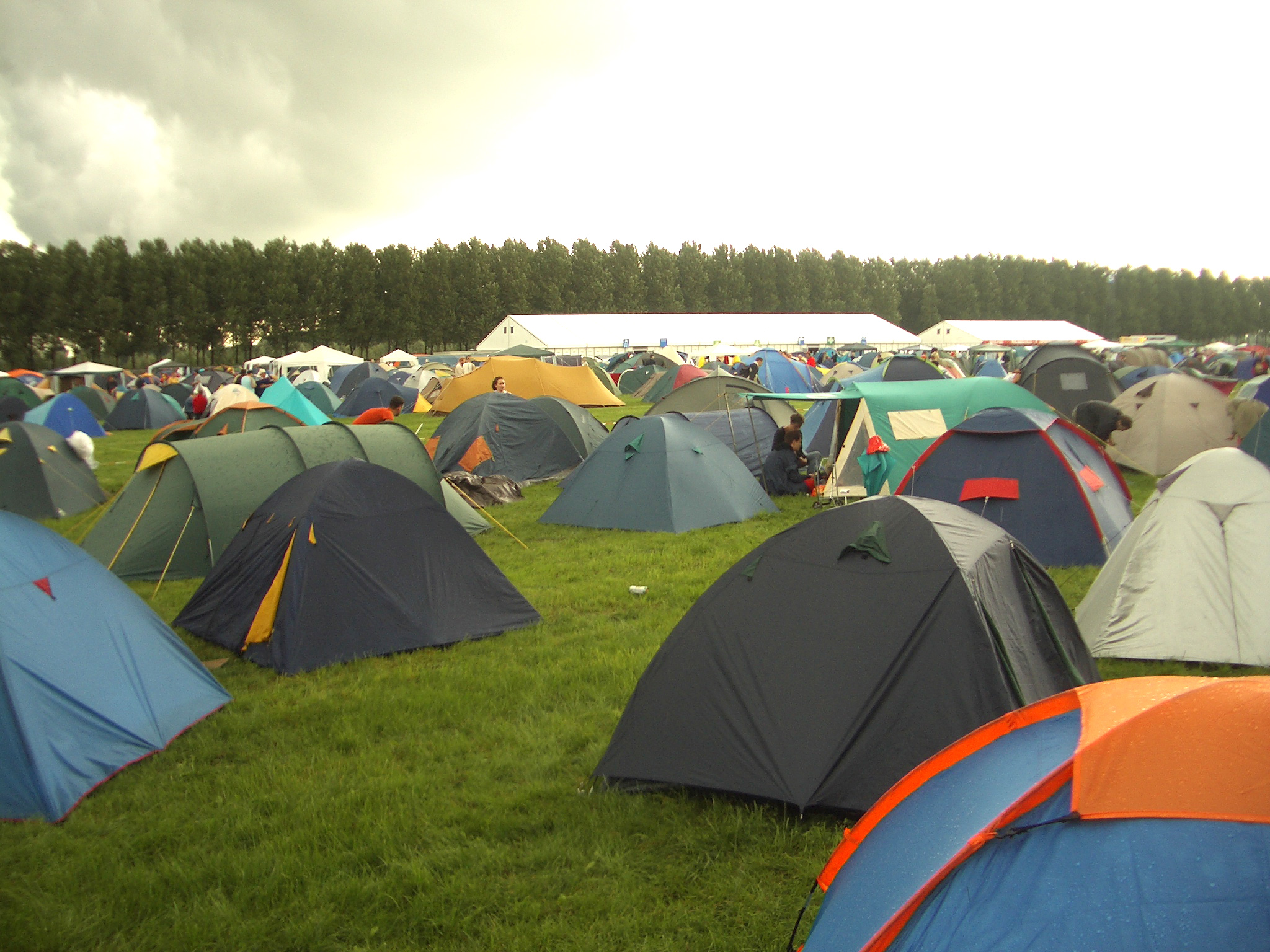 Lowlands_tents.jpg