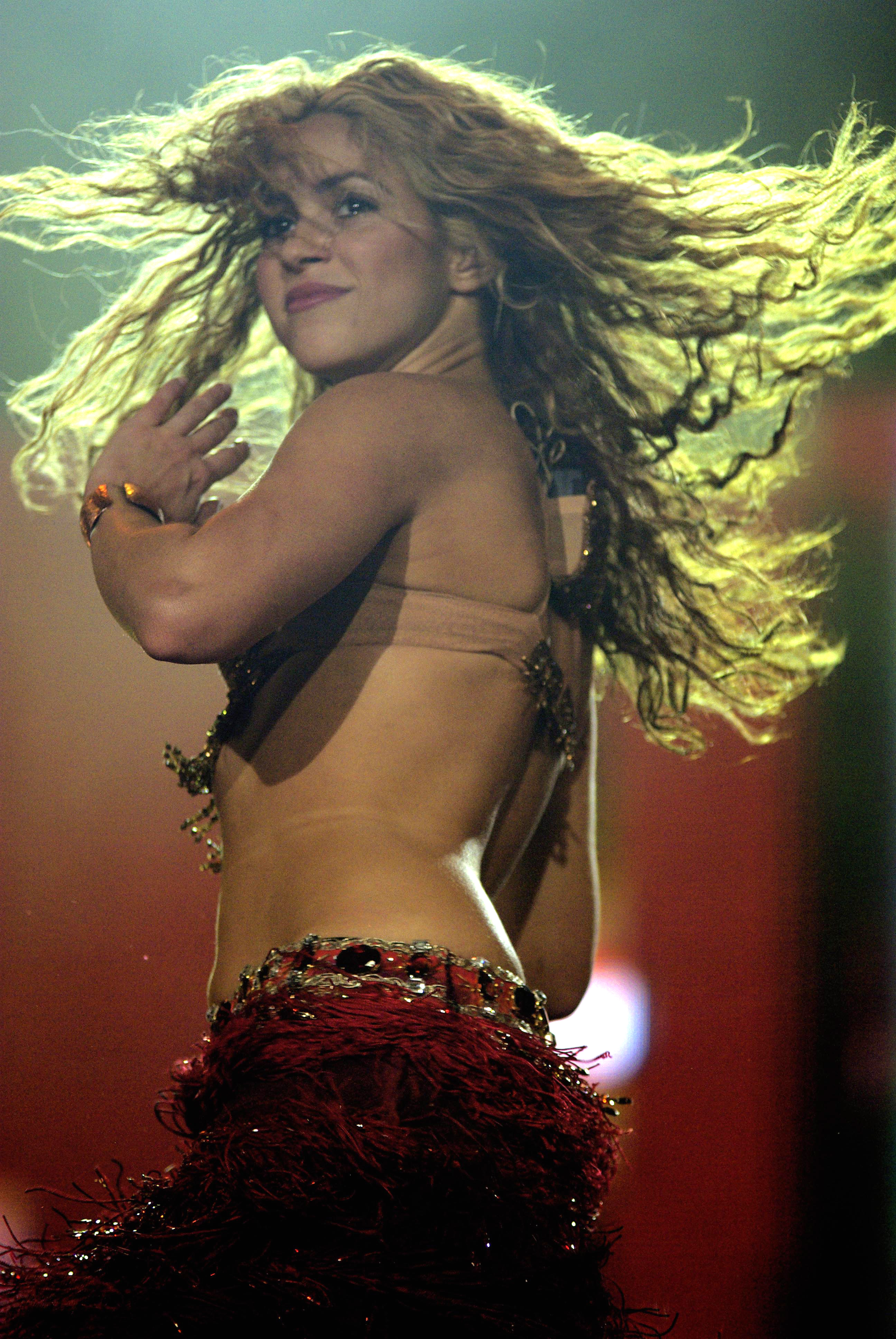 http://dic.academic.ru/pictures/wiki/files/83/Shakira_-_Rock_in_Rio_2008_02.jpg