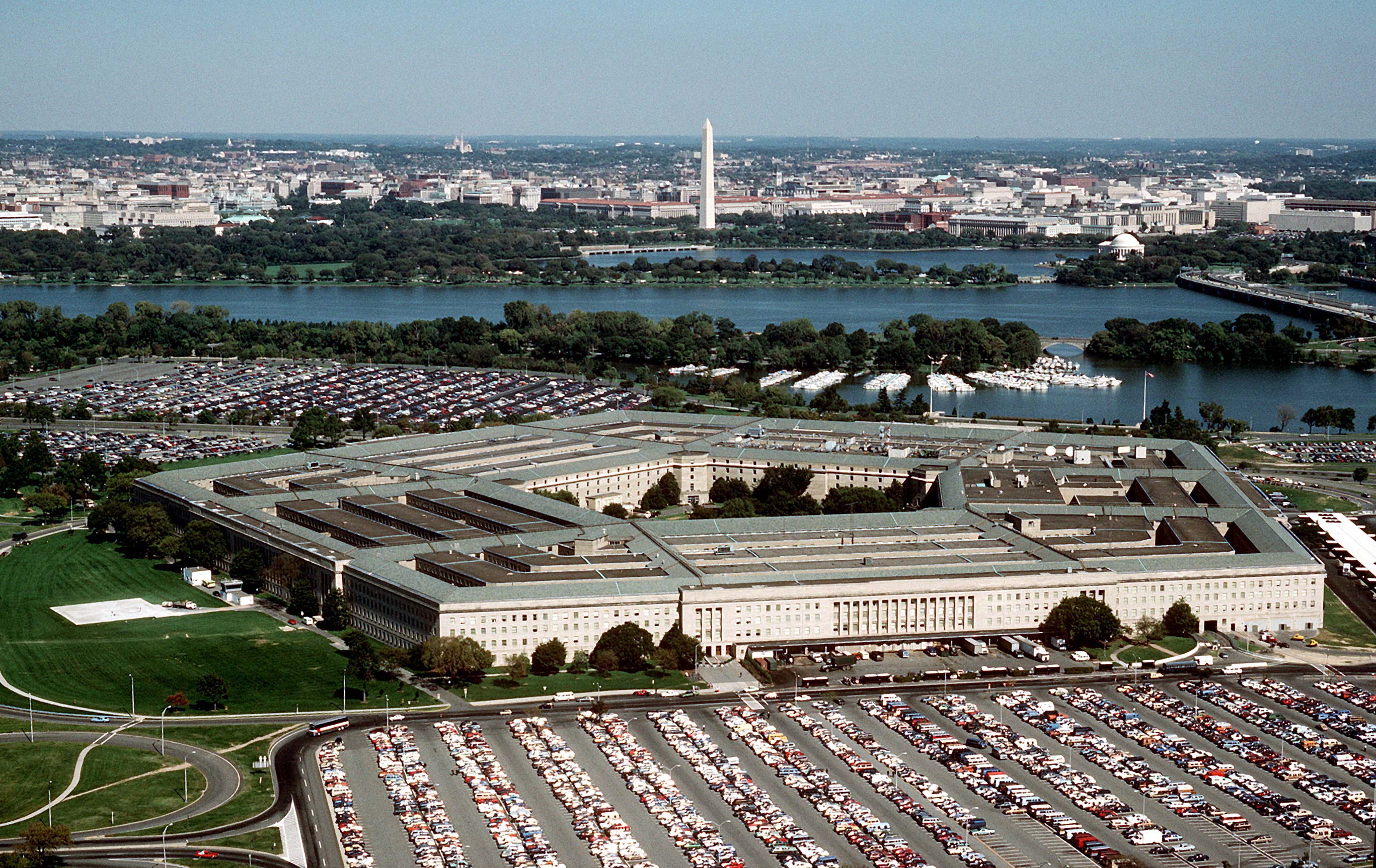 http://dic.academic.ru/pictures/wiki/files/84/The_Pentagon_US_Department_of_Defense_building.jpg