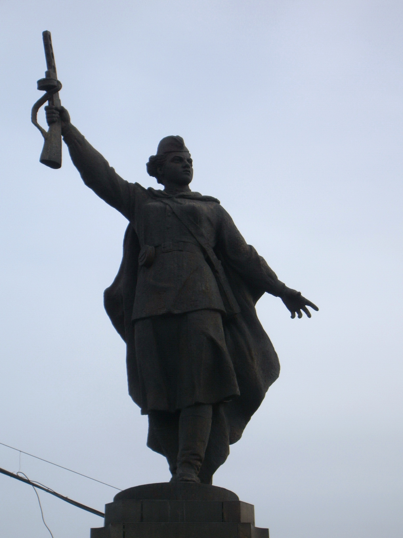 http://dic.academic.ru/pictures/wiki/files/86/Viktory_bridge._Woman_statue.jpg