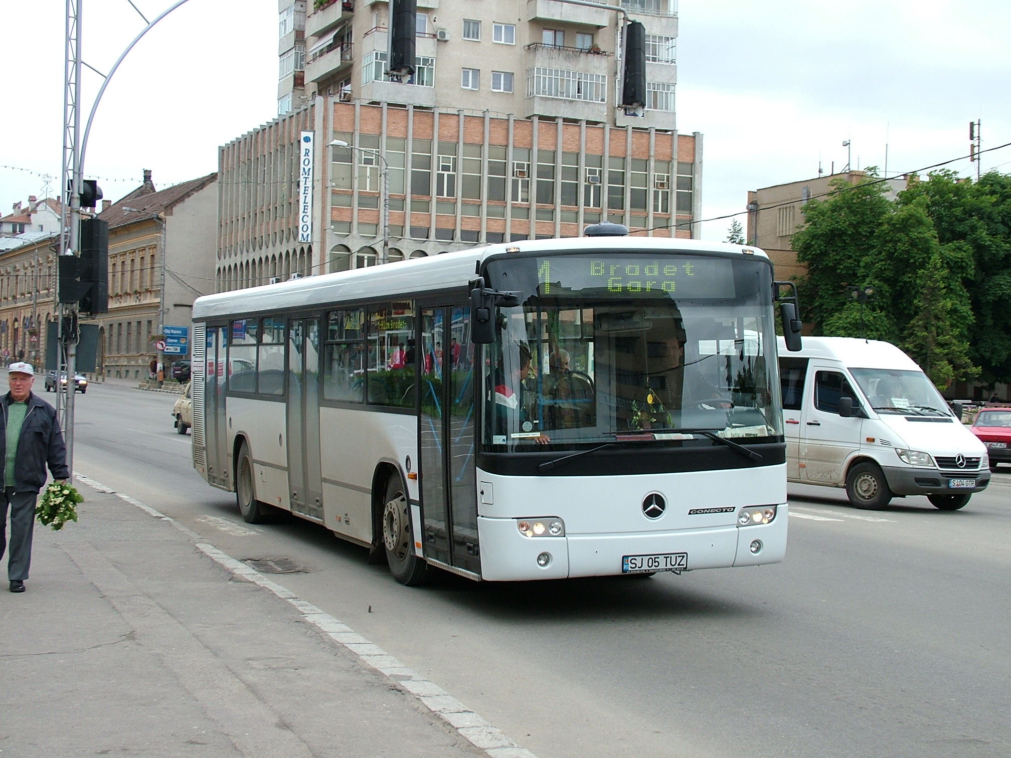 Mercedes conecto bus #1