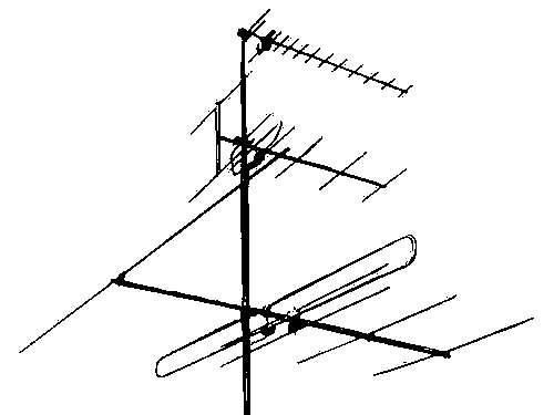 Приёмные телевизионные антенны. Набор коллективных антенн типа «волновой канал» для приёма передач по всем каналам Общесоюзного телецентра в Москве: нижняя (2-канальная) и средняя (широкополосная) антенны — метрового диапазона, верхняя (широкополосная) — дециметрового.