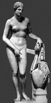 Скульптура высокой и поздней классики. Пракситель. «Афродита Книдская». Ок. 350 до н. э. Римская копия. Музей Пио-Клементино. Ватикан.