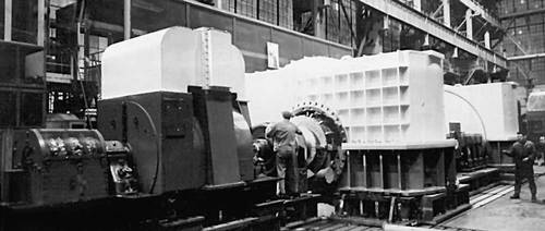 Турбогенератор мощностью 1 млн. квт, изготовленный на харьковском заводе «Электротяжмаш» имени Ленина.