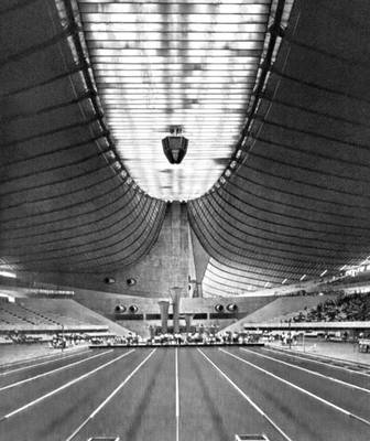 Национальный спортивный центр «Иогги» в Токио. 1964. Архитектор К. Тангэ. Интерьер бассейна.