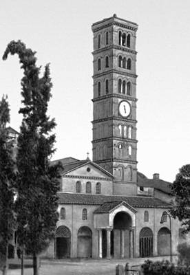 Рим. Церковь Санта-Мария ин Козмедин. Перестроена в 772—795 и в 12 в.