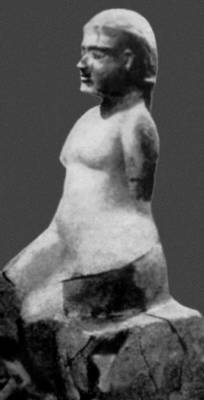 Керамический оссуарий, увенчанный фигурой сидящей женщины. Хорезм. Кой-Крылган-кала.