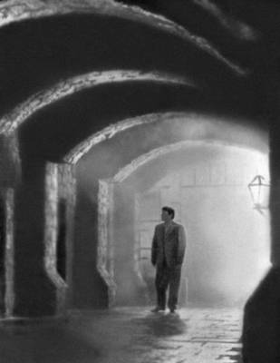 Кадр из фильма «Бродяга». Реж. Р. Капур. 1951.