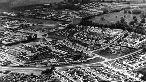 Стивенедж — город-спутник Лондона. Строительство начато в 1946. Аэрофотосъёмка.
