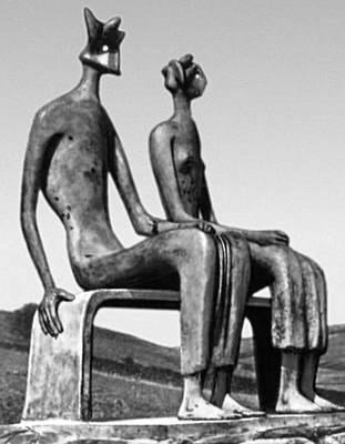 Г. Мур. «Король и королева». Скульптурная группа близ Дамфриса. Камень. 1952—53.