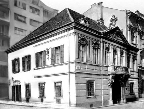 Будапешт. Жилой дом на ул. Пешти Барнабаш. 1765. Архитектор А. Майерхоффер.